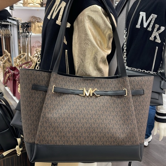 MICHAEL KORS
Reed Large Logo Belted Shoulder Tote Bag
Brown/Black 
NWT - Picture 14 of 16